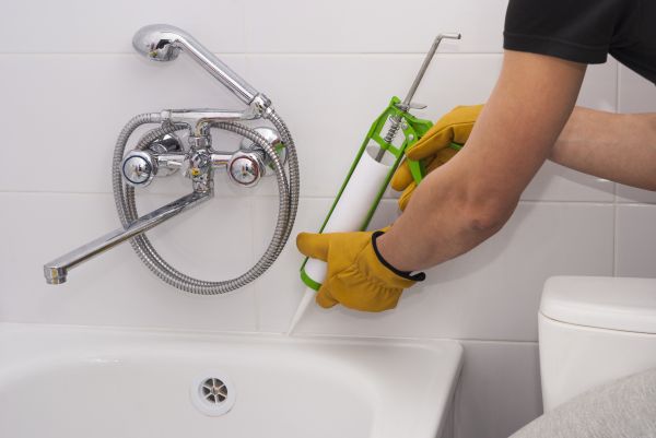 Cost of Bathtub Caulking in Provo